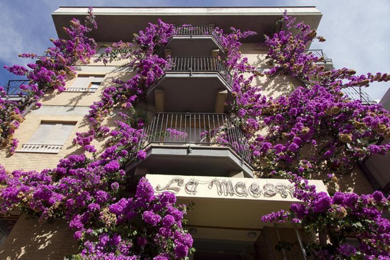 Hotel La Maestra Grottammare Exterior foto